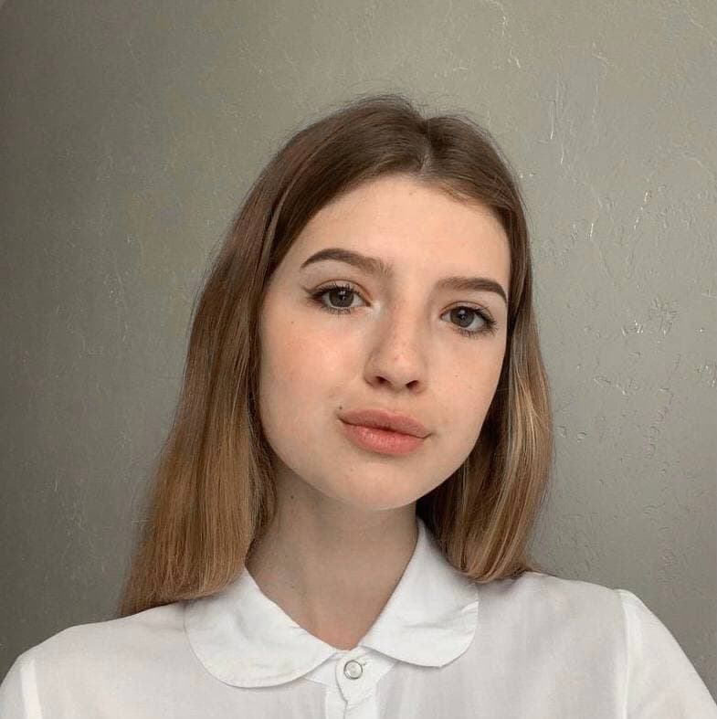 Аліна Баняс